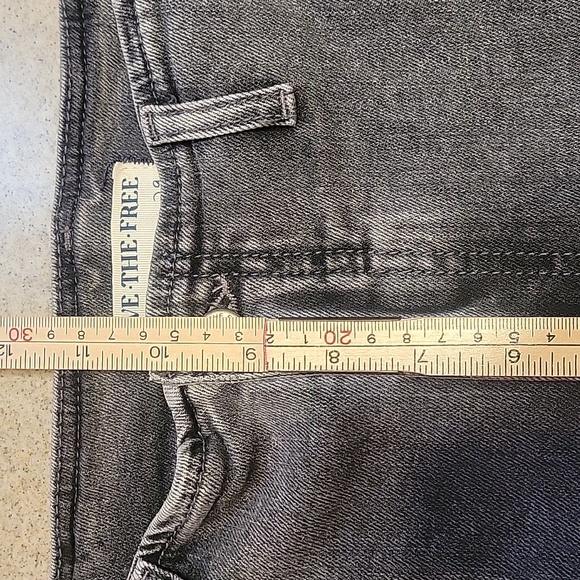 WE THE FREE Level Up Slim Slit Flare Denim Jeans Size 29 LIKE NEW - Picture 11 of 14